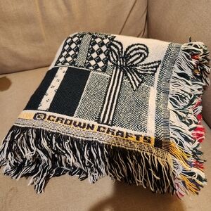 Crown Crafts Christmas Blanket Woven Fringed Large 60 X 48 Cotton